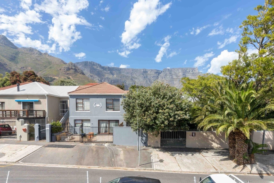 2 Bedroom Property for Sale in Vredehoek Western Cape